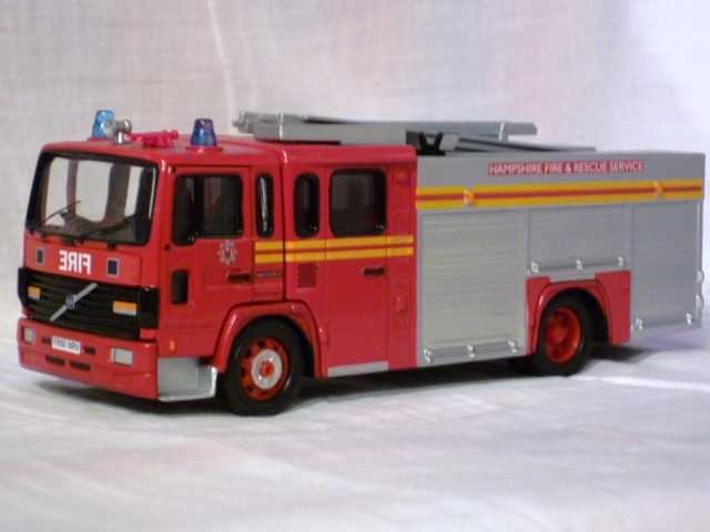 Corgi Volvo FL614 Hampshire FRS F992 NRV