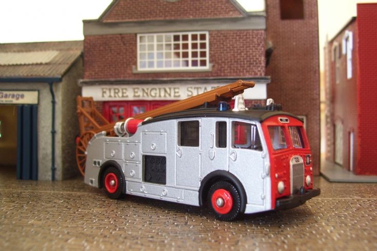 Corgi 1950's Dennis F12 Pump Escape(Silver).