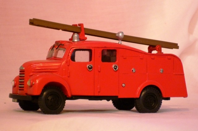 Ford Thames Trader 500E Firefly PLF 827
