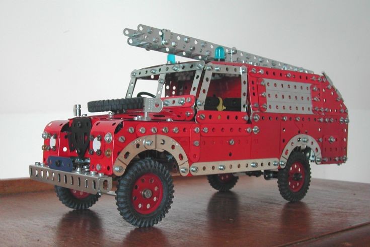 Land Rover L4P in meccano