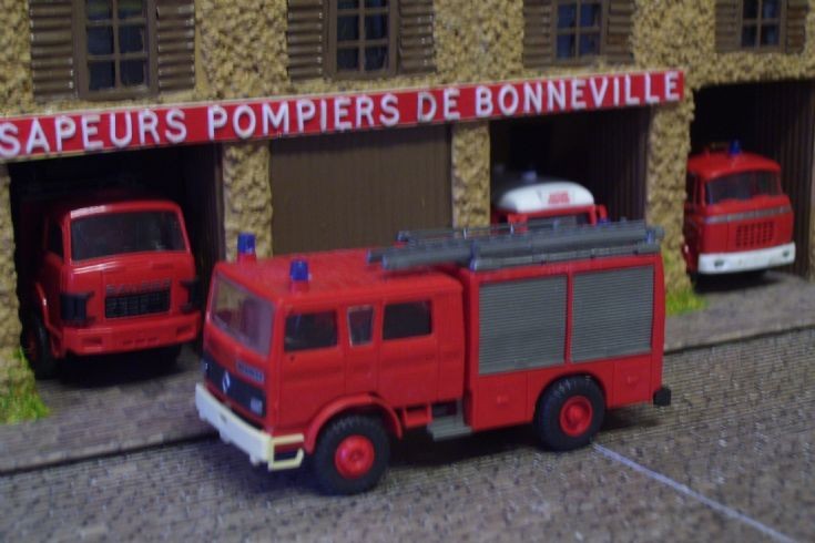 French Sapiers Pompiers Renault Pump.