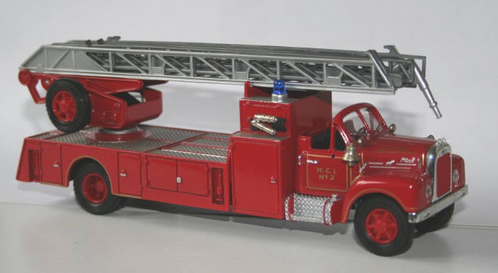 Corgi 1/50 Mack B95 with Magirus ladder