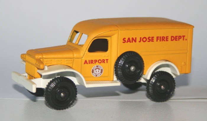 Lledo 1/76 Dodge WC54 airport ambulance