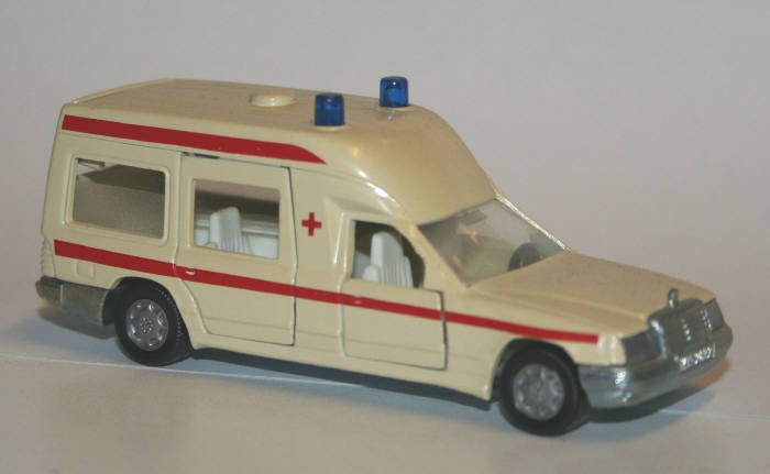 Siku mercedes ambulance #4