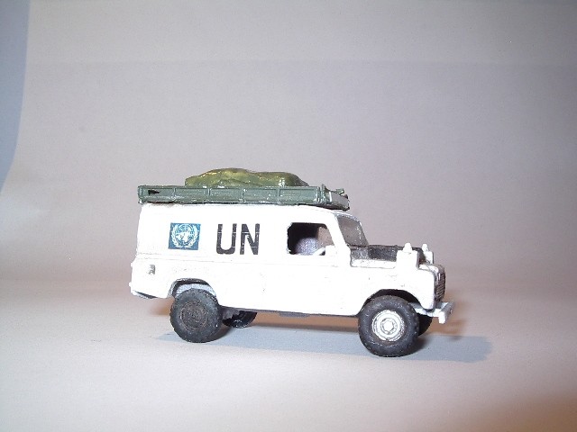 Landrover 110 Hard-Top 1/76 scale