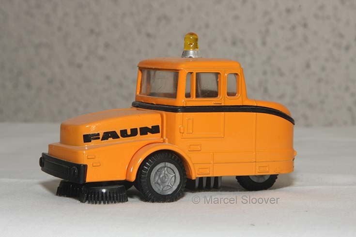 Faun cleaning machine